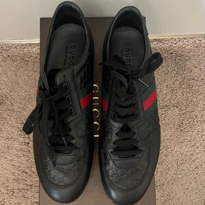 Gucci Low Top Sneakers